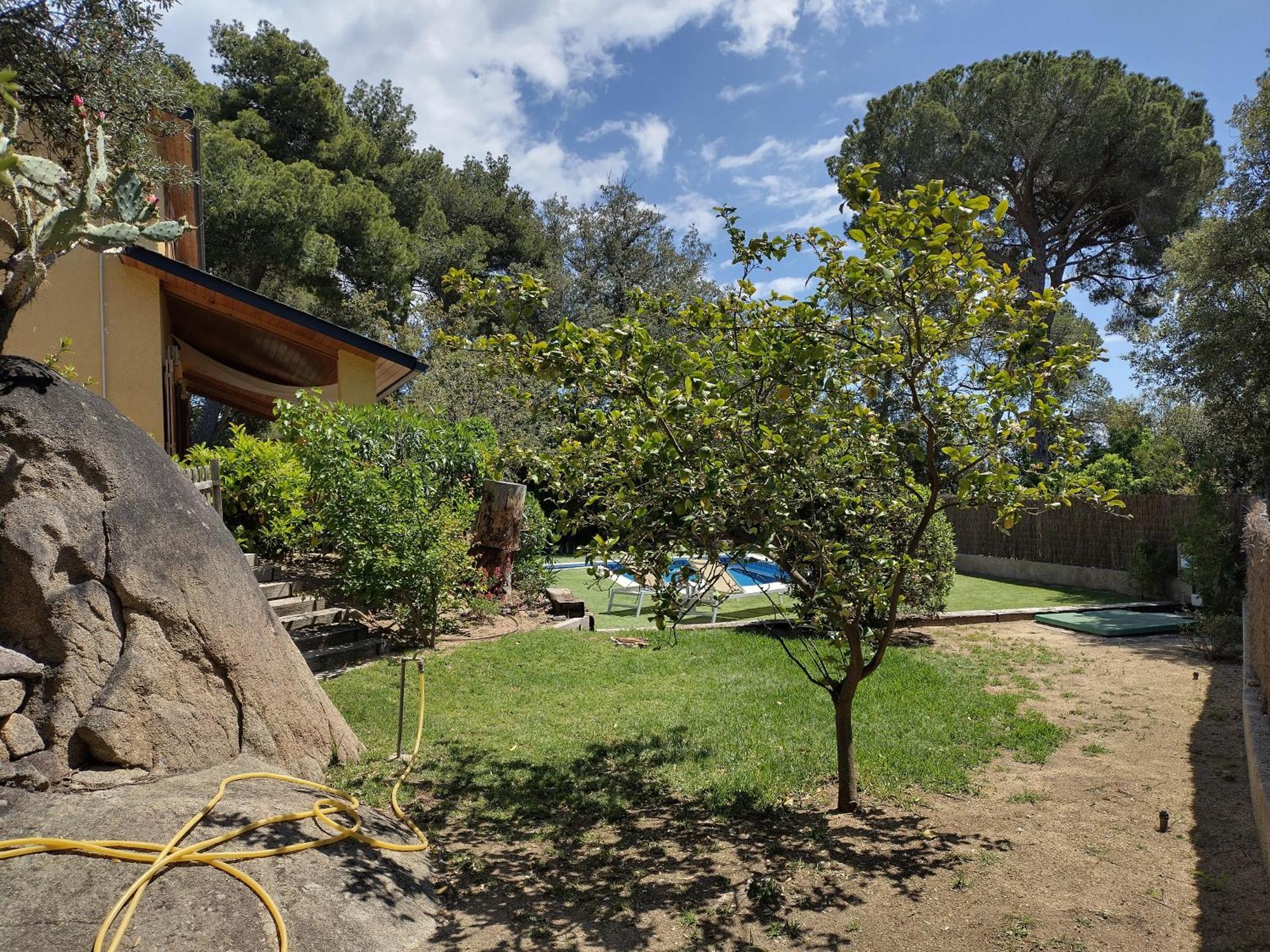 فيلا Casa Feliz Sant Cebrià de Vallalta المظهر الخارجي الصورة