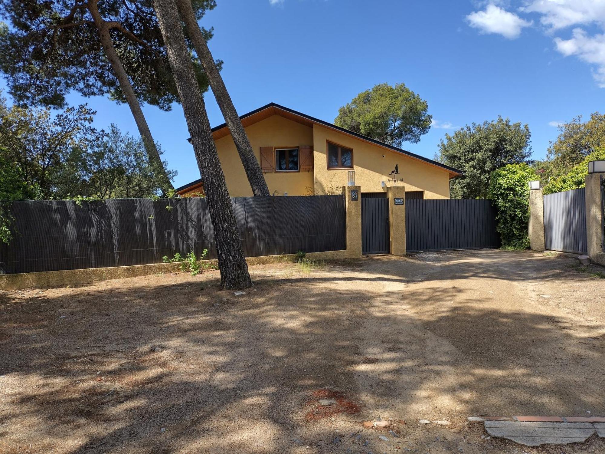 فيلا Casa Feliz Sant Cebrià de Vallalta المظهر الخارجي الصورة