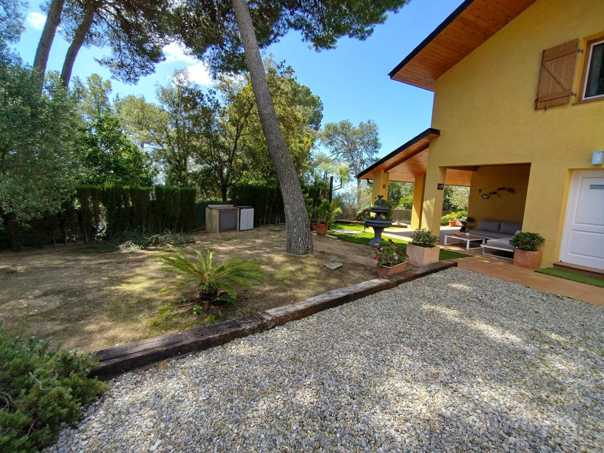 فيلا Casa Feliz Sant Cebrià de Vallalta المظهر الخارجي الصورة