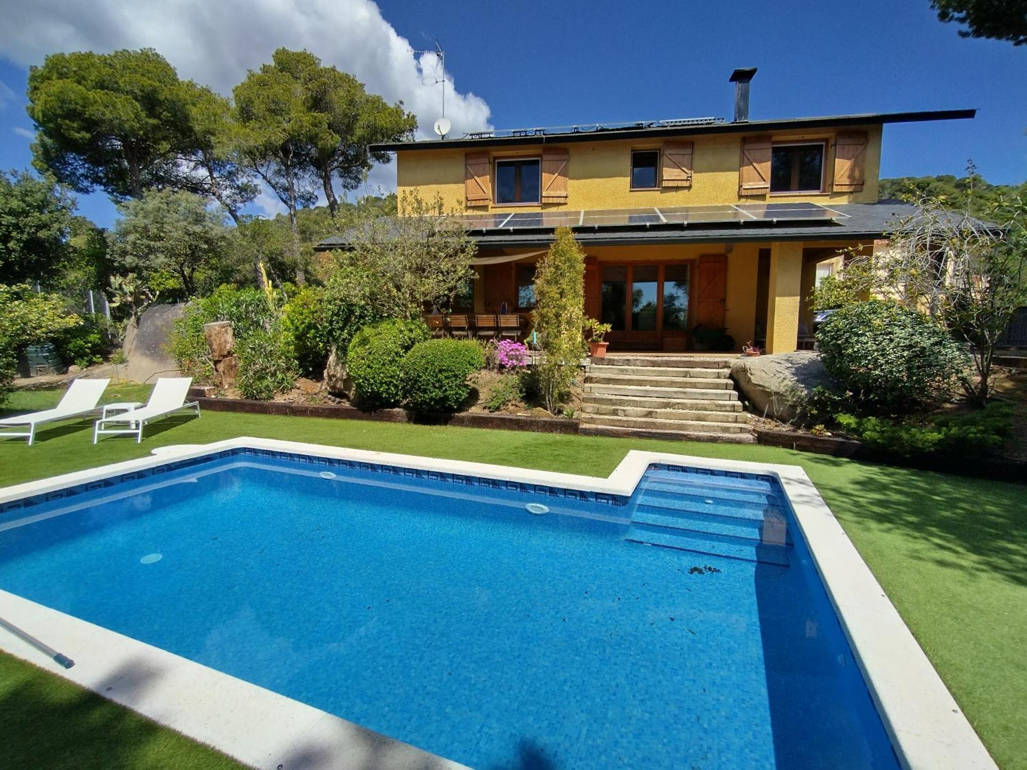 فيلا Casa Feliz Sant Cebrià de Vallalta المظهر الخارجي الصورة