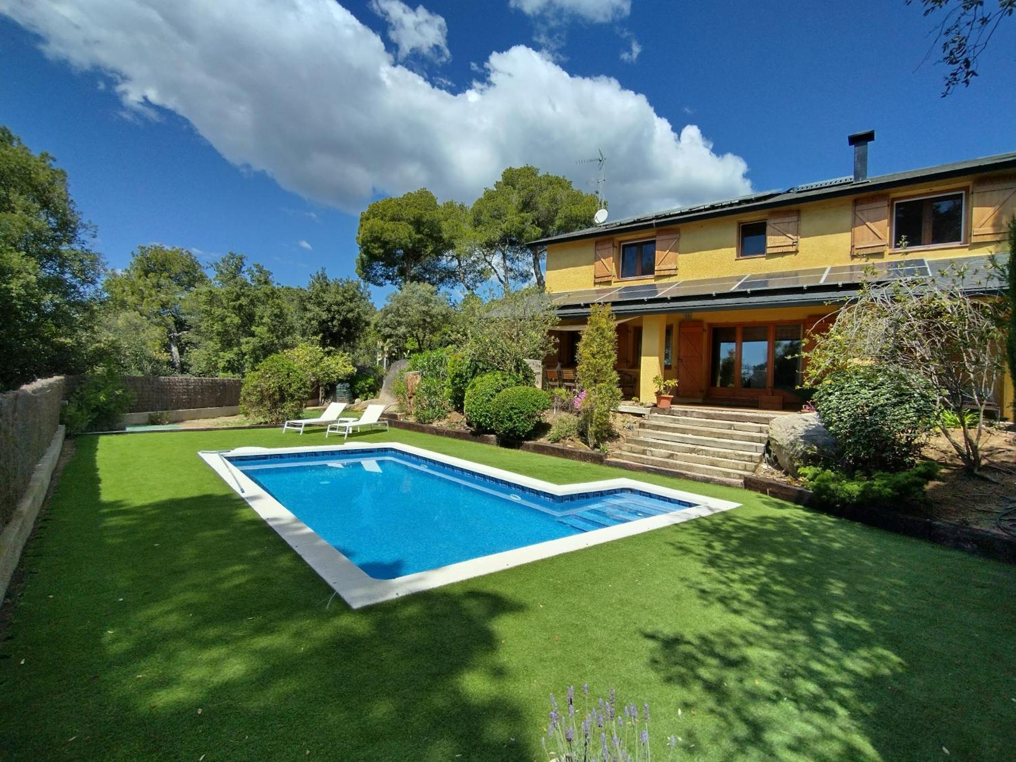 فيلا Casa Feliz Sant Cebrià de Vallalta المظهر الخارجي الصورة
